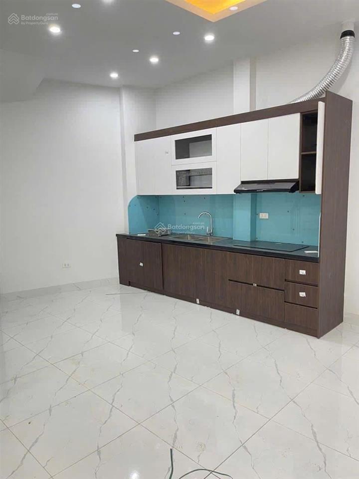 Bán nhà 5 tầng 33 ,6 m2 gồm 3 n 4 w c , mộ lao hà đông hơn 7 tỉ, nhà chính chủ, tiện ga
văn quản