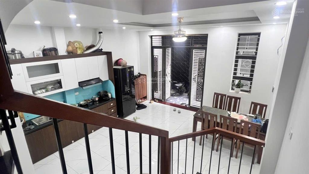 Bán nhà 5 tầng 33 ,6 m2 gồm 3 n 4 w c , mộ lao hà đông hơn 7 tỉ, nhà chính chủ, tiện ga
văn quản