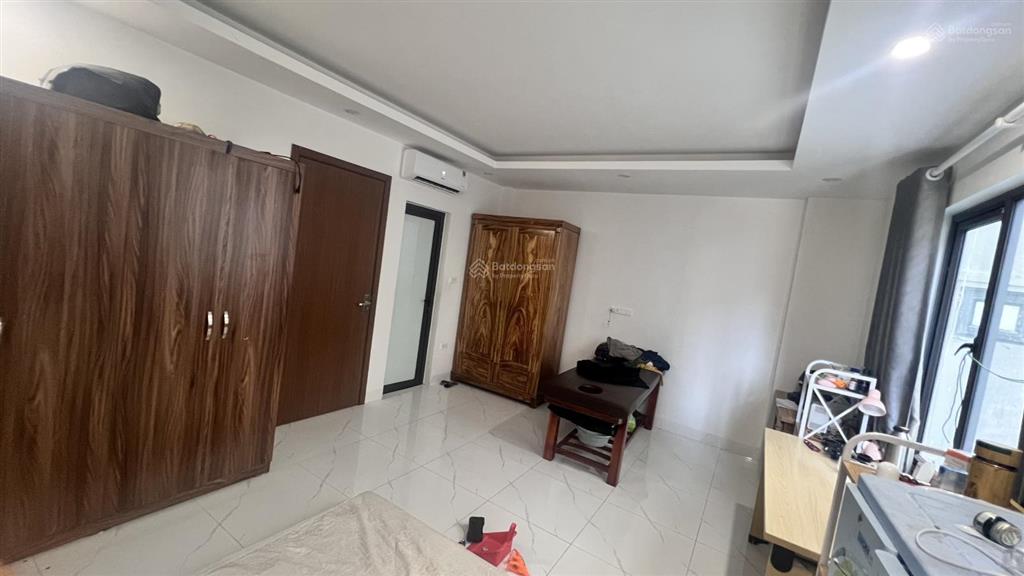 Bán nhà 5 tầng 33 ,6 m2 gồm 3 n 4 w c , mộ lao hà đông hơn 7 tỉ, nhà chính chủ, tiện ga
văn quản