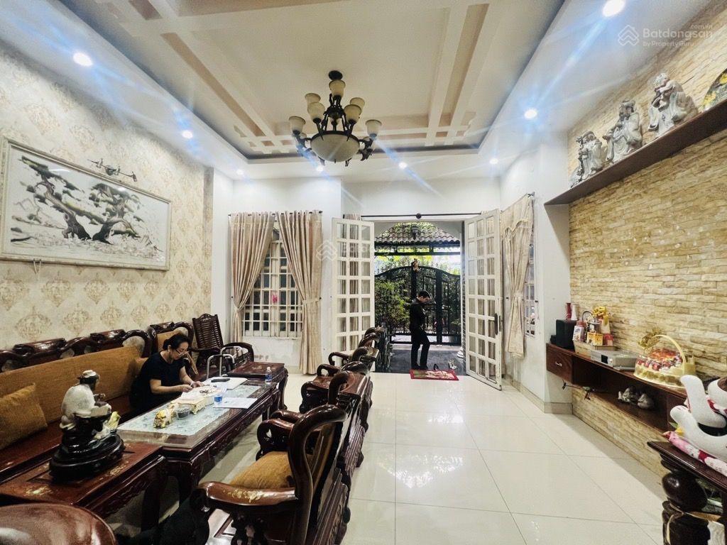 Bán biệt thự khu tên lửa hẻm 2 mặt tiền hẻm xe tải  4 tầng, 250m2, giá 18 tỷ