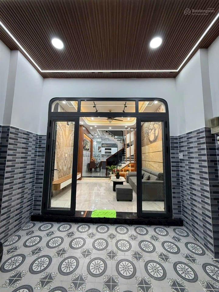 Nhà mới đẹp long lanh 3 tầng, 4 pn, hẻm xe hơi, giá chỉ 7 tỷ hơn xíu
