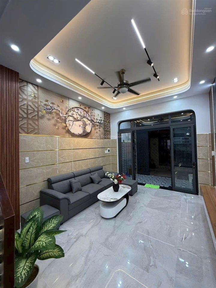 Nhà mới đẹp long lanh 3 tầng, 4 pn, hẻm xe hơi, giá chỉ 7 tỷ hơn xíu