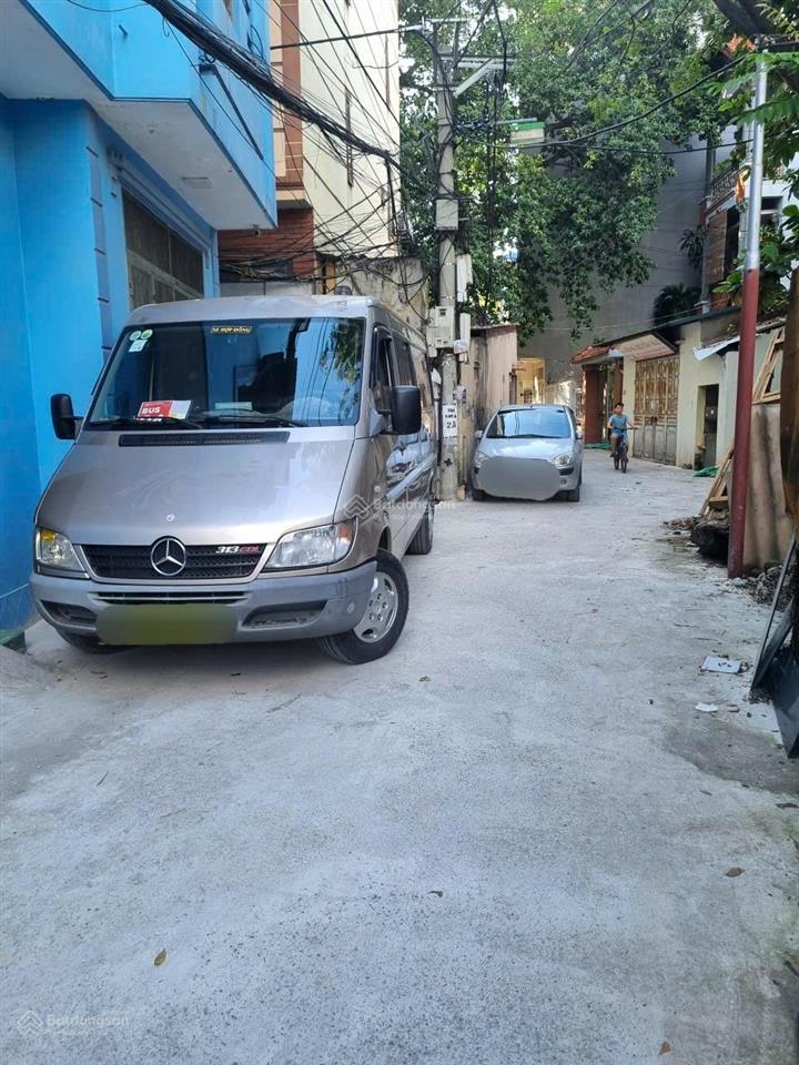 Cho thuê nhà 3 tầng ở tây mỗ (ngõ 252 đại mỗ), oto đỗ cửa quay đầu trước cửa nhà