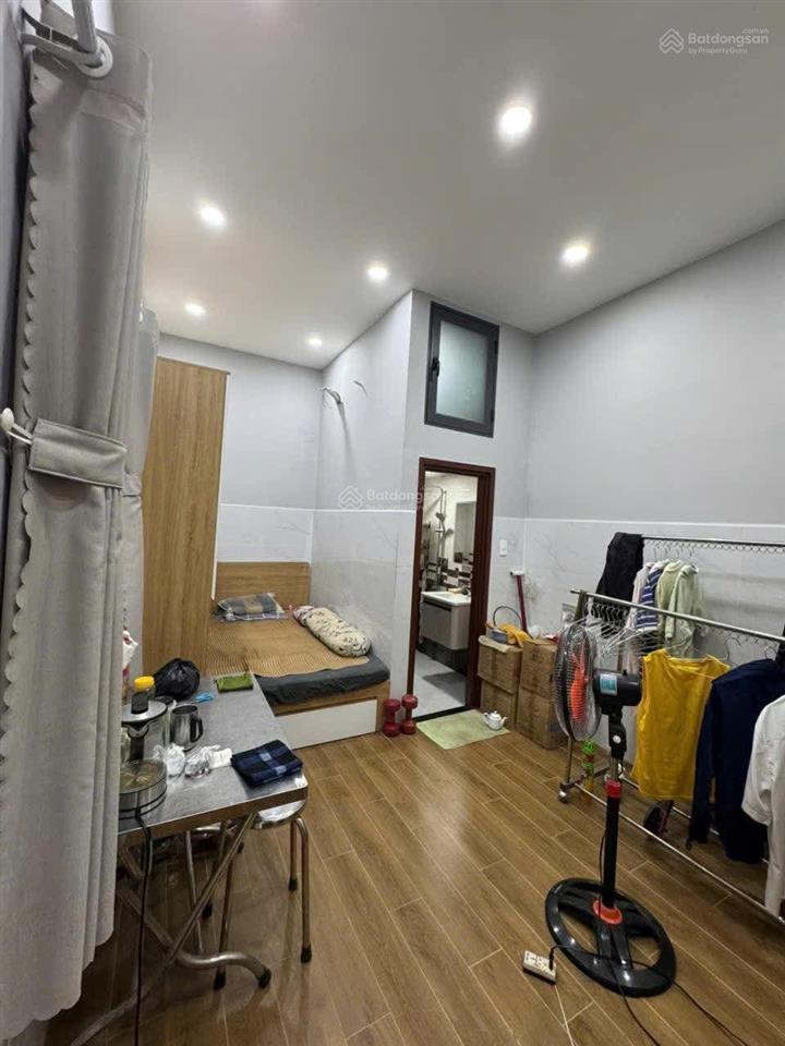 Bán nhà sát mt ql13. hiệp bình phước  3 tầng.4pn.4wc  4.3x18 (76m2). hoàn công  giá 5.5 tỷ tl