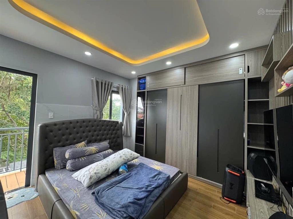 Bán nhà sát mt ql13. hiệp bình phước  3 tầng.4pn.4wc  4.3x18 (76m2). hoàn công  giá 5.5 tỷ tl