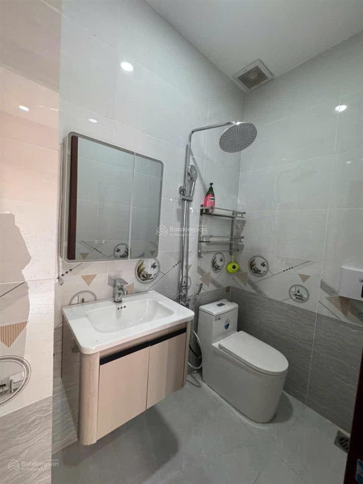 Bán nhà sát mt ql13. hiệp bình phước  3 tầng.4pn.4wc  4.3x18 (76m2). hoàn công  giá 5.5 tỷ tl