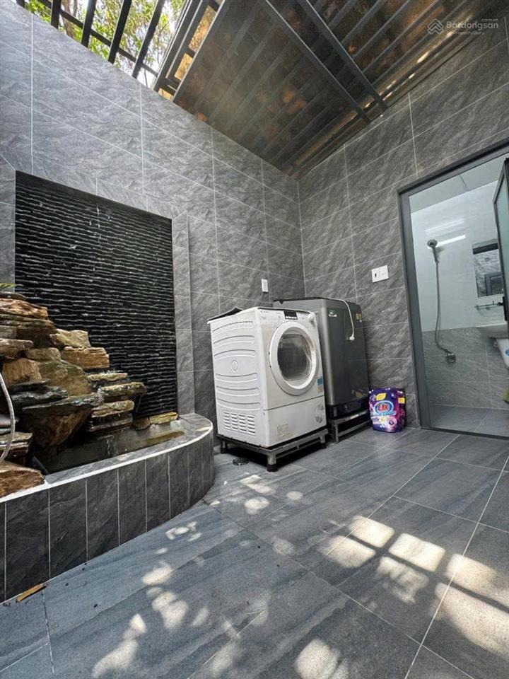 Bán nhà sát mt ql13. hiệp bình phước  3 tầng.4pn.4wc  4.3x18 (76m2). hoàn công  giá 5.5 tỷ tl