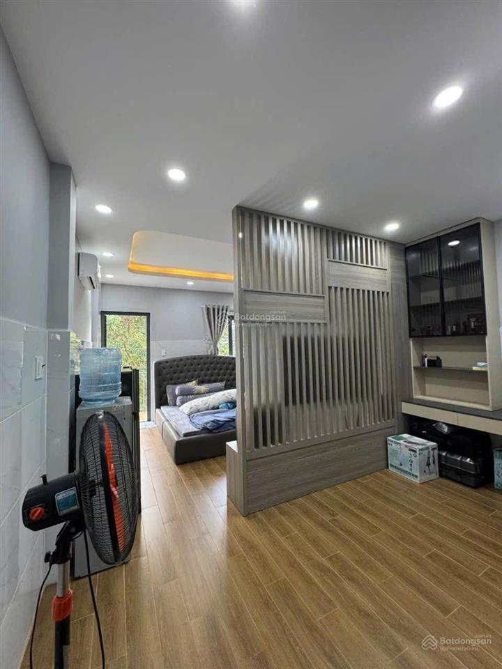 Bán nhà sát mt ql13. hiệp bình phước  3 tầng.4pn.4wc  4.3x18 (76m2). hoàn công  giá 5.5 tỷ tl
