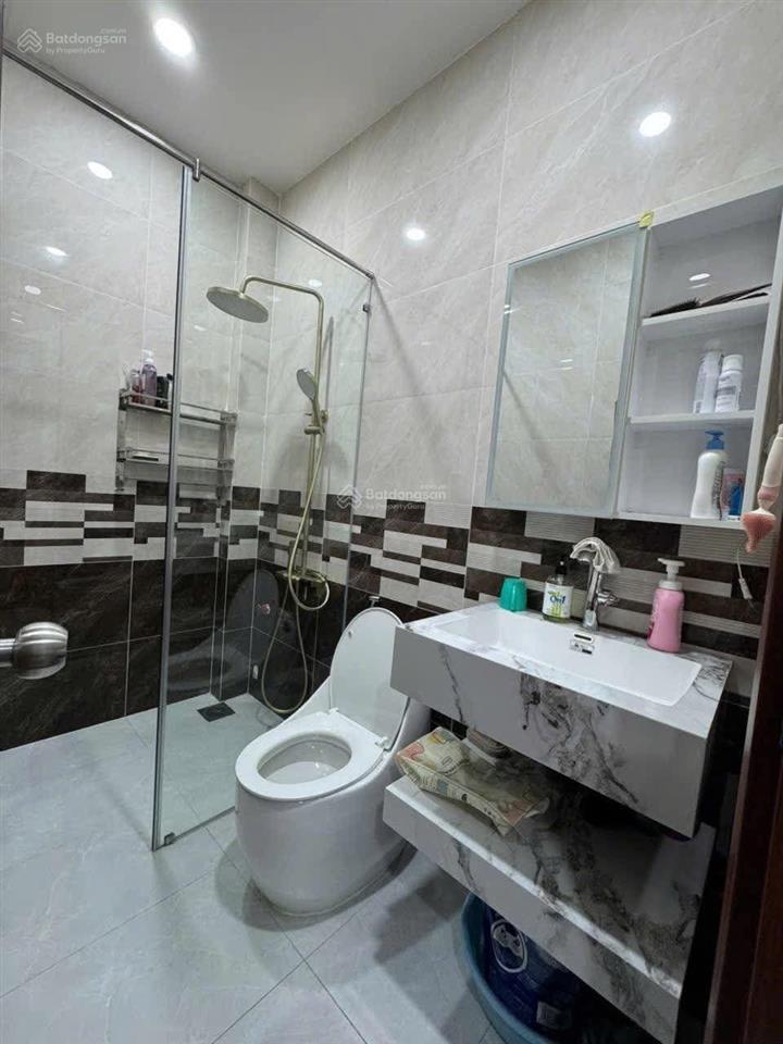 Bán nhà sát mt ql13. hiệp bình phước  3 tầng.4pn.4wc  4.3x18 (76m2). hoàn công  giá 5.5 tỷ tl