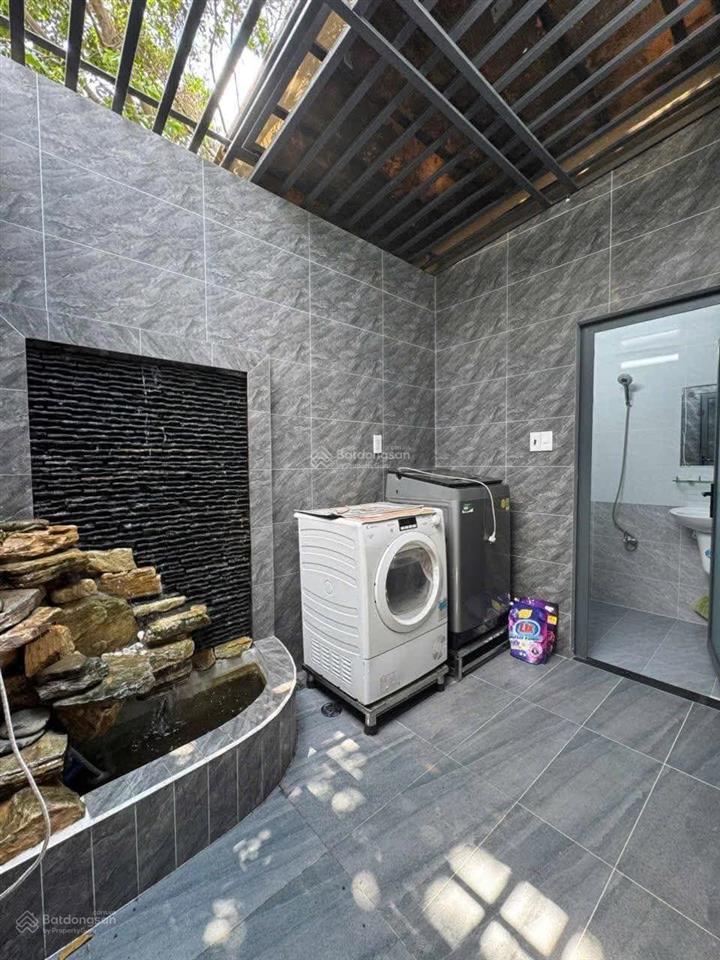 Bán nhà sát mt ql13. hiệp bình phước  3 tầng.4pn.4wc  4.3x18 (76m2). hoàn công  giá 5.5 tỷ tl