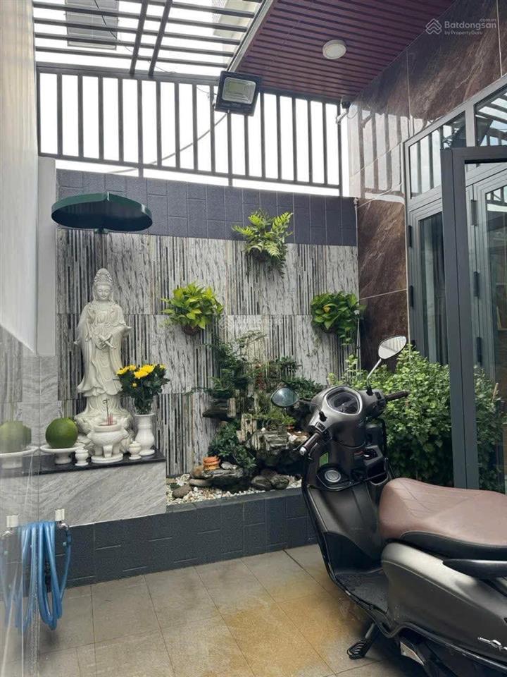 Bán nhà sát mt ql13. hiệp bình phước  3 tầng.4pn.4wc  4.3x18 (76m2). hoàn công  giá 5.5 tỷ tl