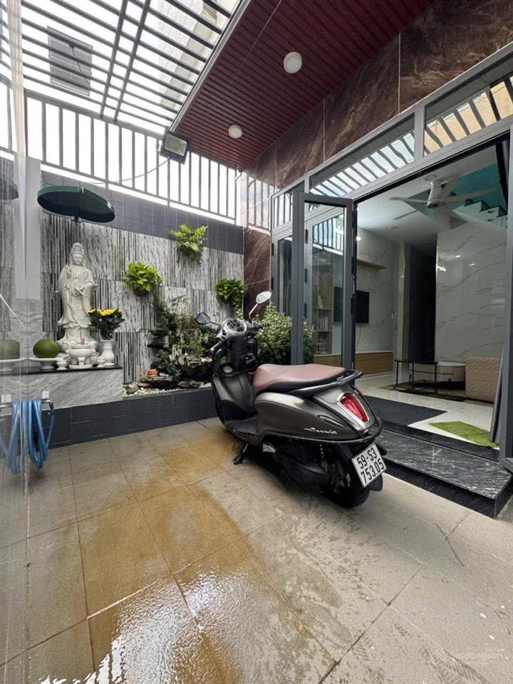 Bán nhà sát mt ql13. hiệp bình phước  3 tầng.4pn.4wc  4.3x18 (76m2). hoàn công  giá 5.5 tỷ tl