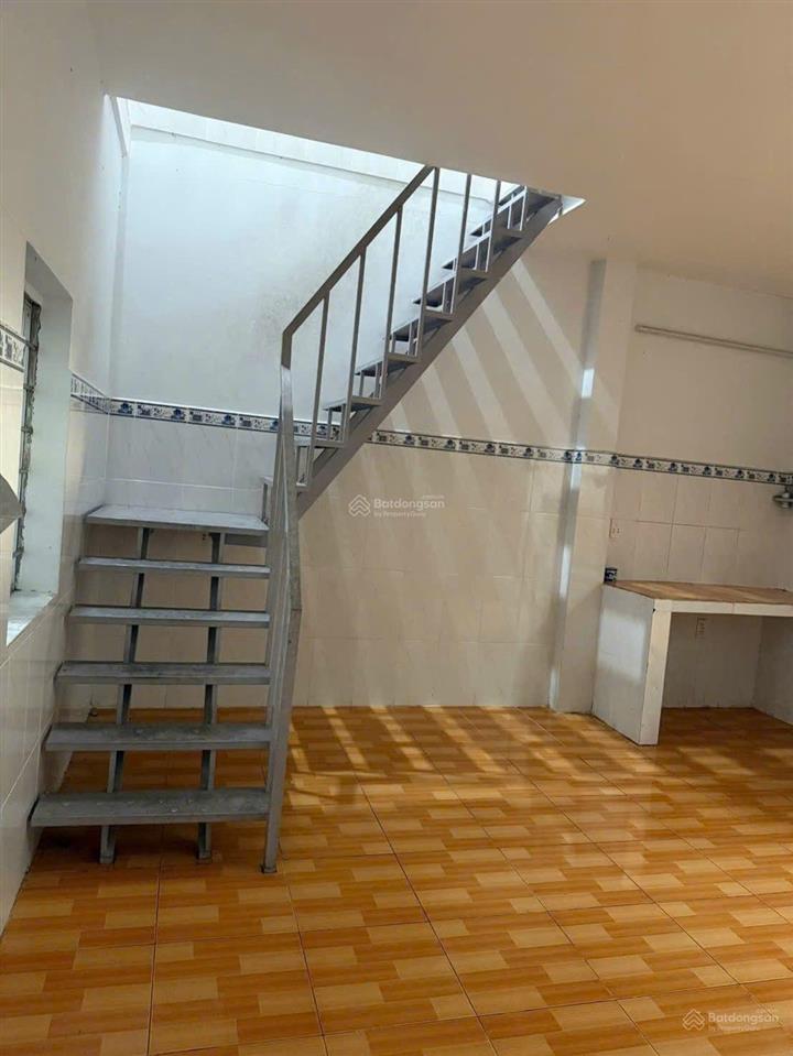 Bán nhà khu phân lô 808. quốc lộ 13. hiệp bình phước  5x11  2pn. 2wc  giá 5.2 tỷ tl