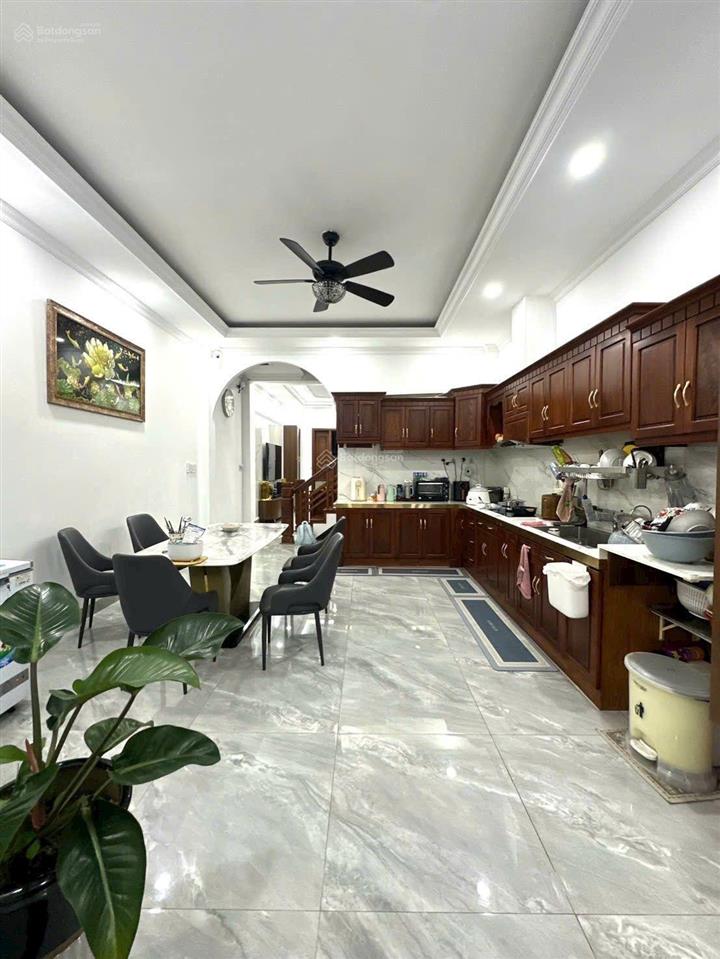 Bán nhà mt đường số 11  hiệp bình phước  5x23.5 (117m2)  3 tầng  shr hoàn công  giá 12,5 tl