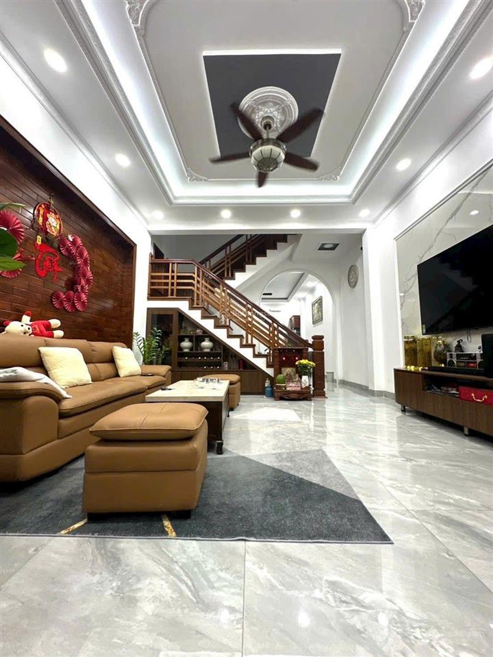 Bán nhà mt đường số 11  hiệp bình phước  5x23.5 (117m2)  3 tầng  shr hoàn công  giá 12,5 tl
