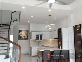 Nhà 2 tầng hẻm oto vĩnh ngọc dt 120m2 giá 4ty899