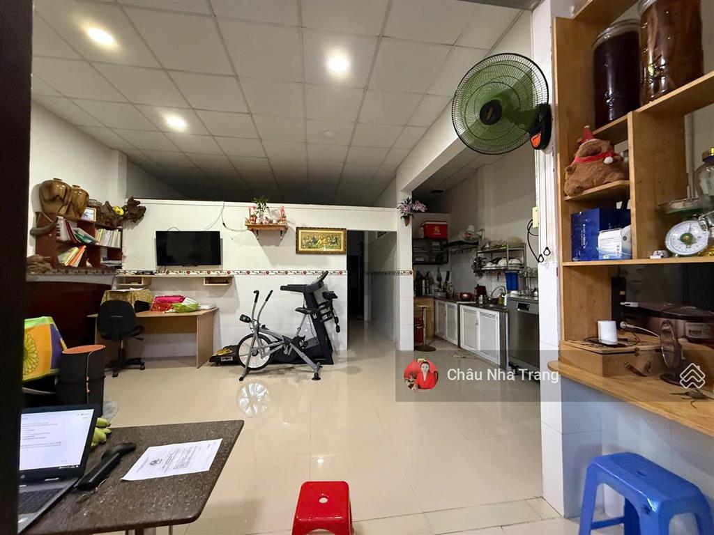 Bán nhà hẻm trần quy cáp dt 127,1m2 giá chỉ 4ty450