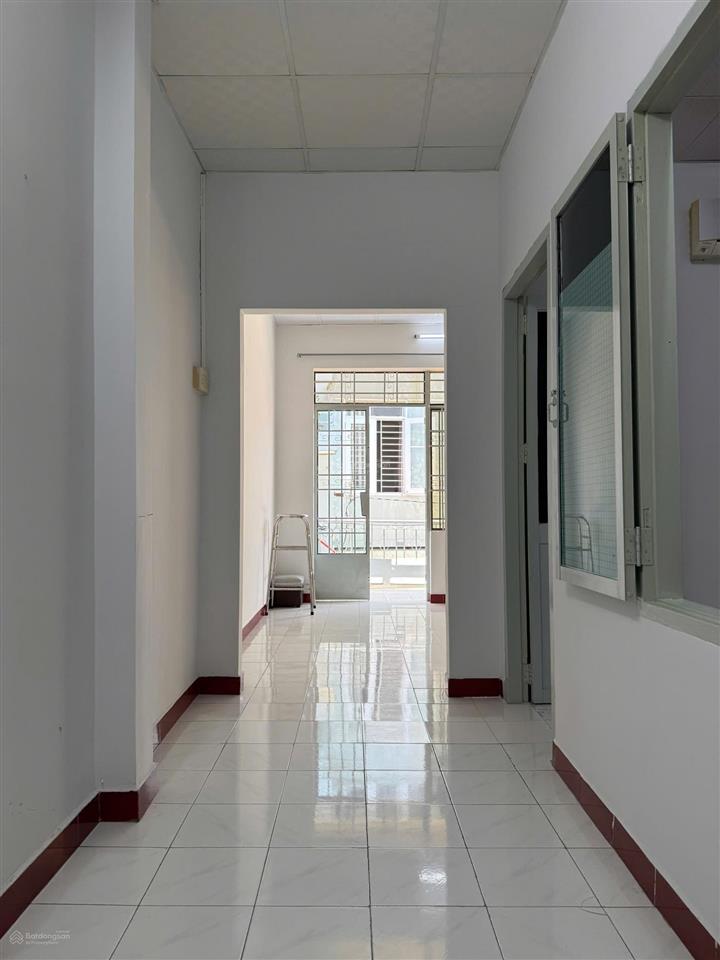 Bán nhà 2 tầng bê tông chắc chắc cách hẻm trần nhật duật 1 căn nhà. dt 77,9m2 chỉ 6ty9