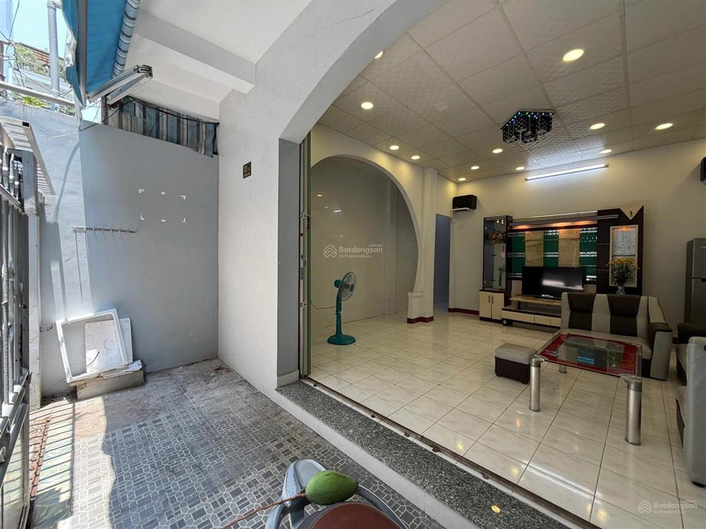 Bán nhà 2 tầng bê tông chắc chắc cách hẻm trần nhật duật 1 căn nhà. dt 77,9m2 chỉ 6ty9