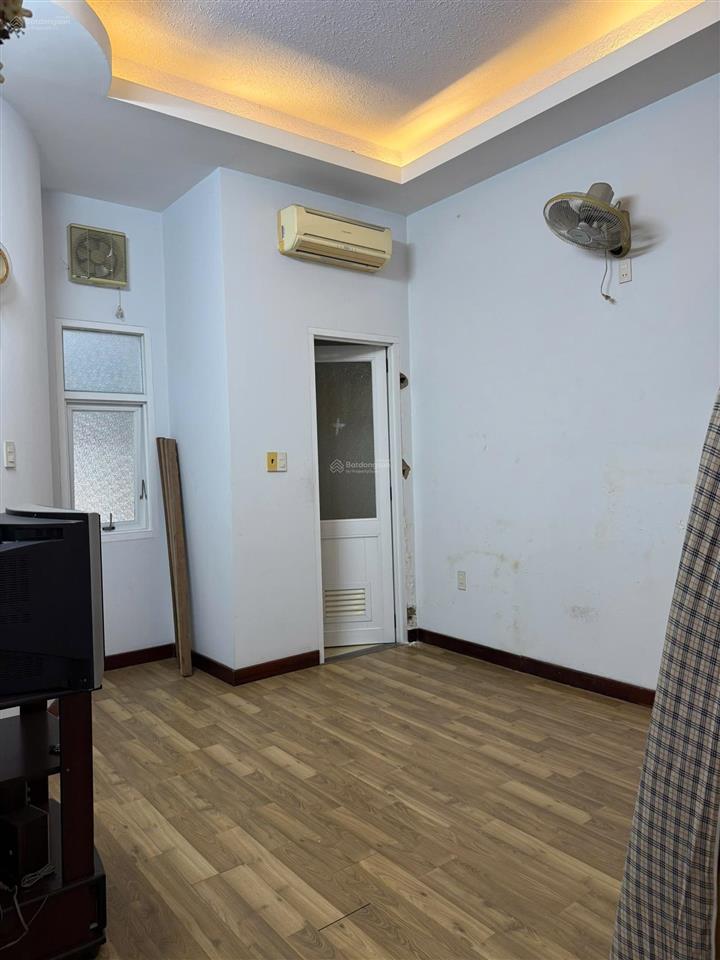 Bán nhà 4 tầng mặt tiền đường lê hồng phong  nha trang thuận tiện kd, dt 85,8m2 chỉ 14,5tỷ