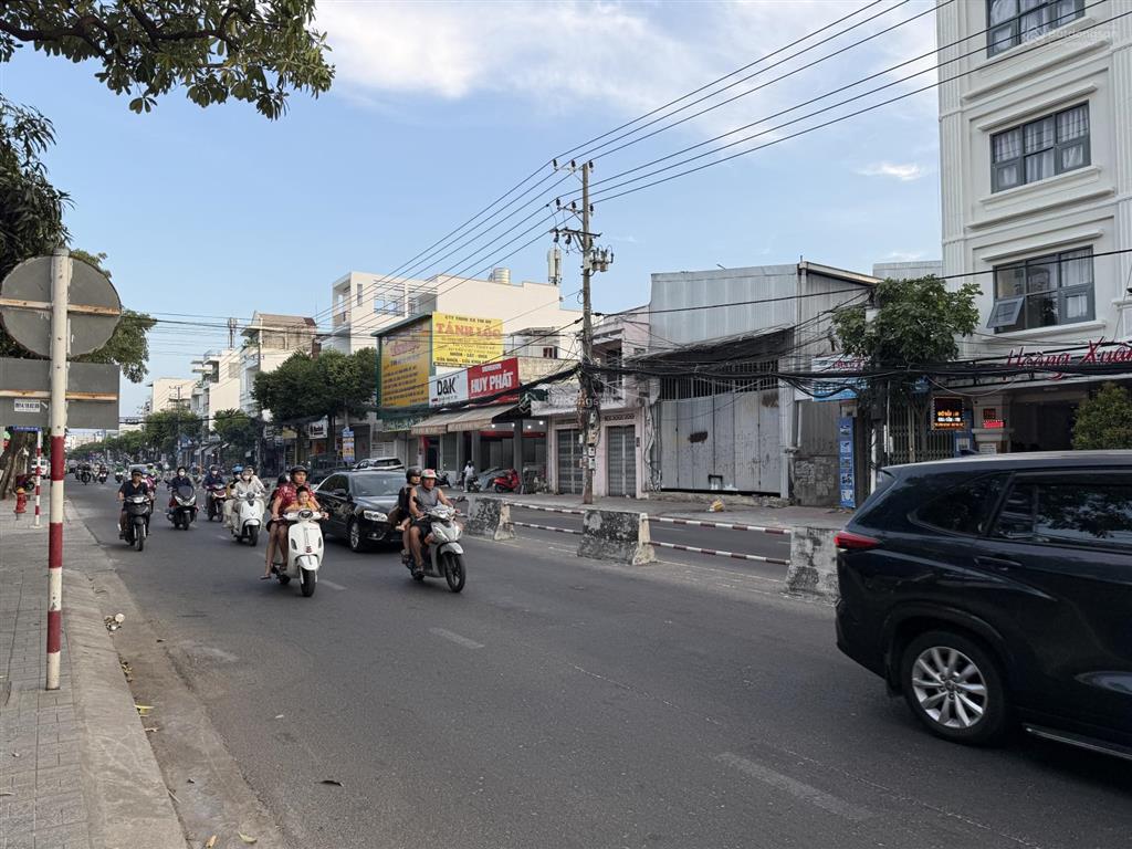 Nhà mặt tiền lê hồng phong có dòng tiền sẵn nhà đầu tư hà nội xem ngay