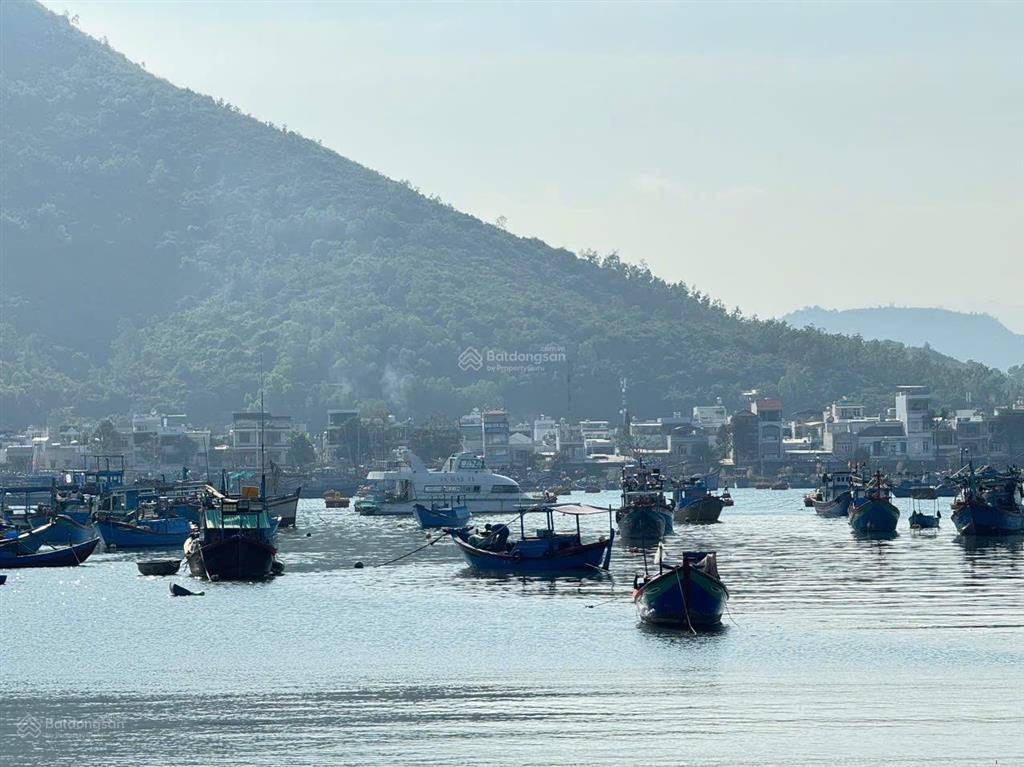 Nhà 4 tầng trực diện biển nha trang | đường 16m | 4pn | sổ hồng hoàn công | giá 7 tỷ
