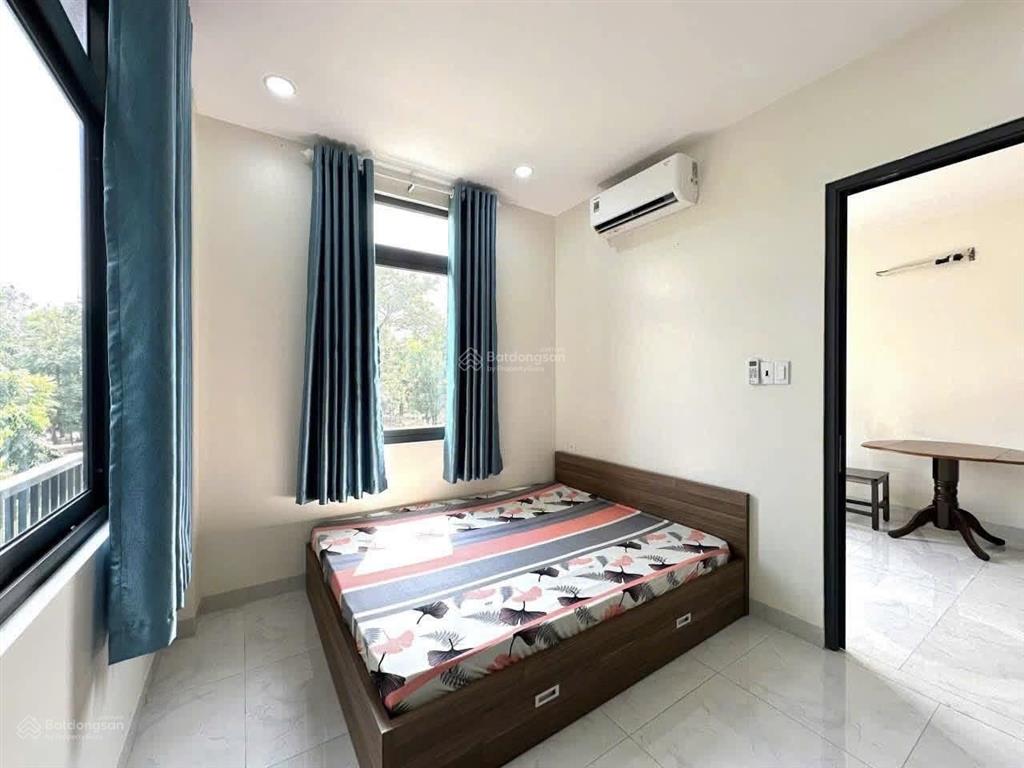 1 phòng ngủ  thang máy  full nội thất (xem ở liền được)