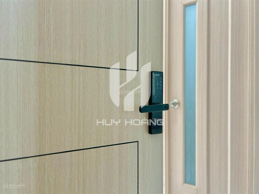 Ban công, nhà mới  thang máy ngay chung cư citi soho  trường umt quận 2