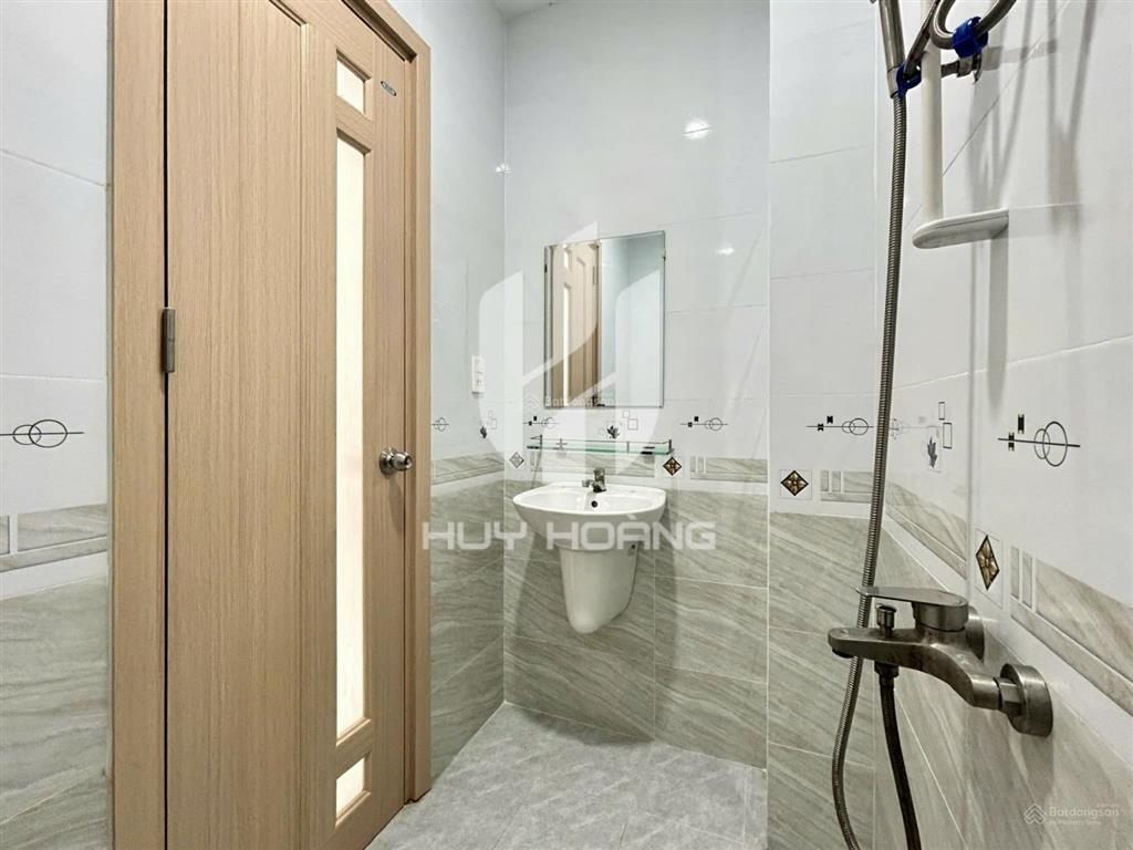 Ban công, nhà mới  thang máy ngay chung cư citi soho  trường umt quận 2