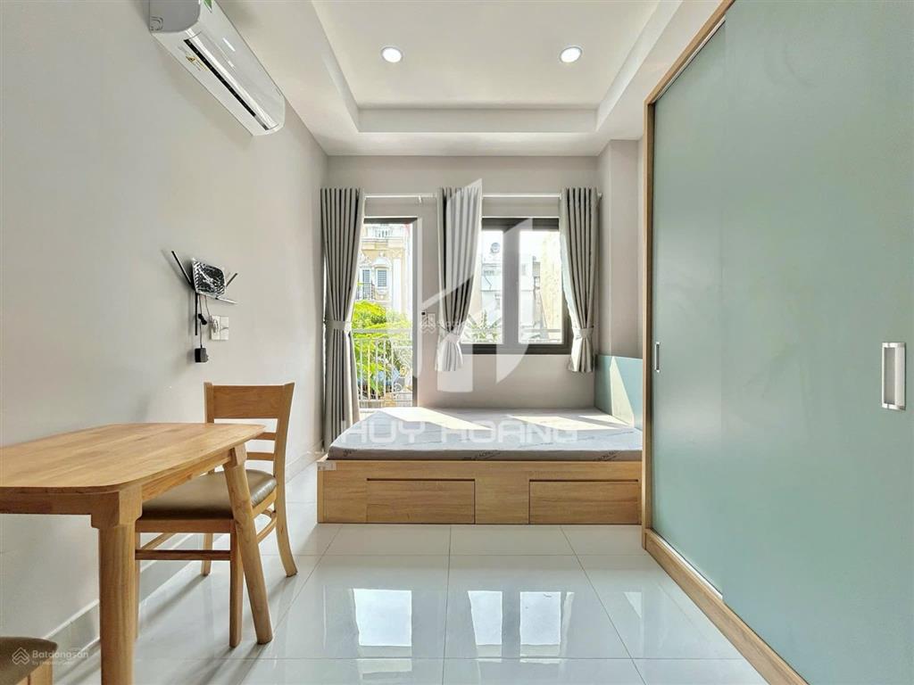 Ban công, nhà mới  thang máy ngay chung cư citi soho  trường umt quận 2