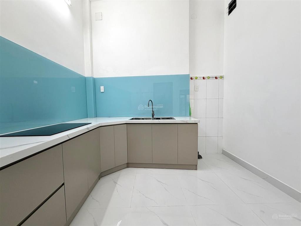 Hẻm ô tô đỗ cửa  nơ trang long (4x12)  giáp quận 1  6,5 tỷ