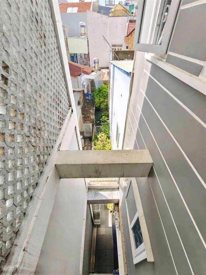 Nhà mới giá tốt ở ngay lê quang định  60m2  3 tầng  5,9 tỷ