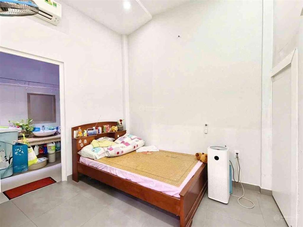 Nhà mới giá tốt ở ngay lê quang định  60m2  3 tầng  5,9 tỷ