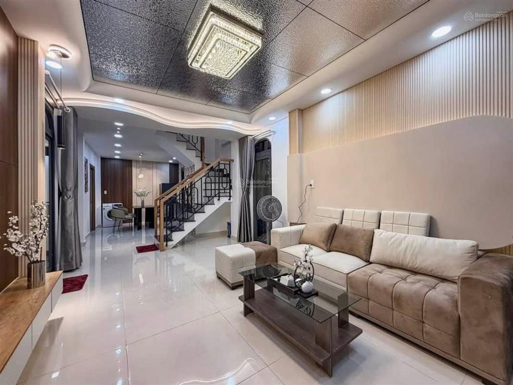 Nhà mới giáp q1  phan văn hân  hơn 100 tr/m2  4pn  60m2  6,05 tỷ