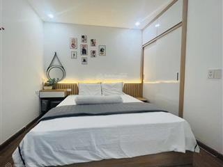 Bán căn 2n,2w cc bim 30t. full nội thất, tầng cao thoáng mát