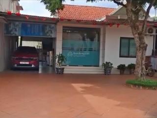 Cần bán căn nhà đối diện hạ long xanh. đất vuông đẹp.oto đỗ tận nhà