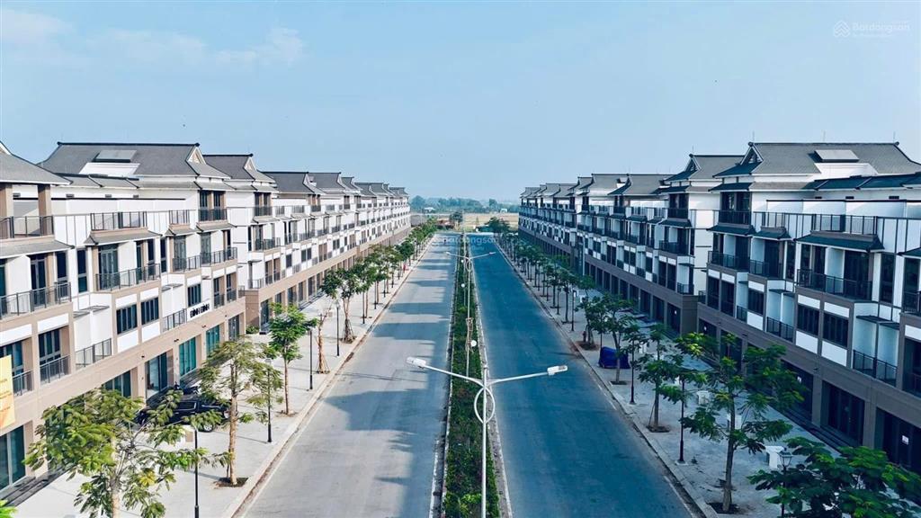 Chính chủ cần bán 334.4m2 đất full thổ cư giá 1tỷ250, sát vách vinhomes green city