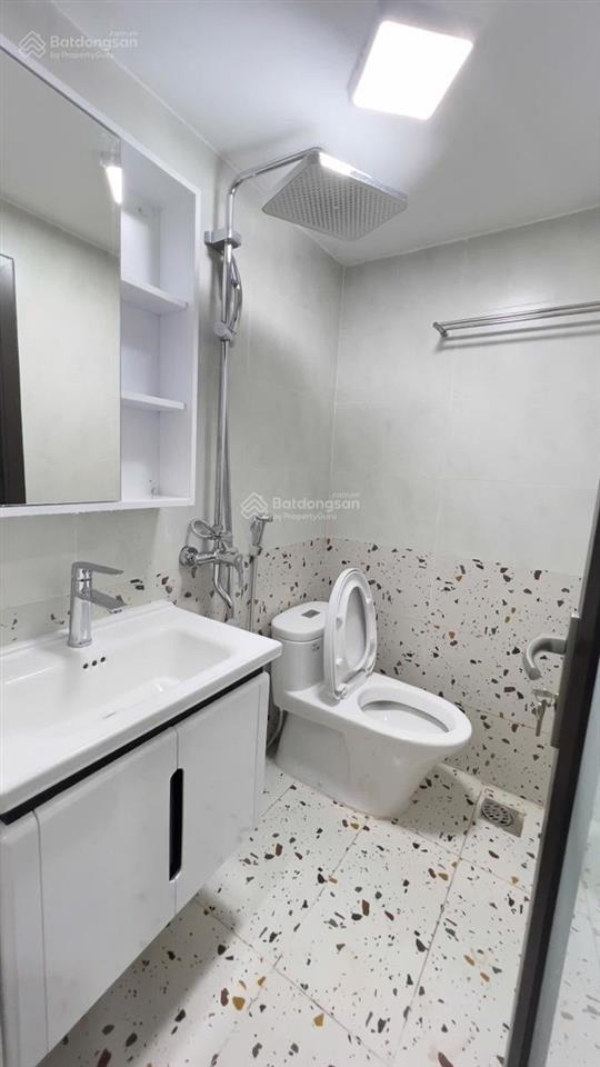 Siêu hiếm trung tâm đống đa  5 tầng, 3 ngủ khép kín  45m ra phố, thông tứ tung  kinh doanh ol