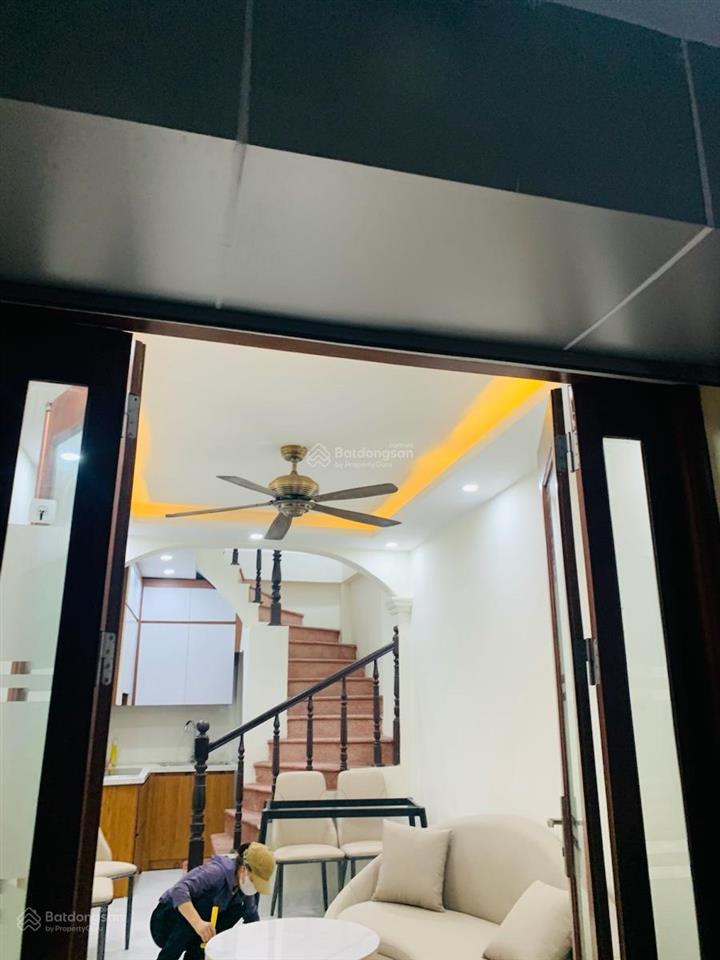 Siêu hiếm trung tâm đống đa  5 tầng, 3 ngủ khép kín  45m ra phố, thông tứ tung  kinh doanh ol