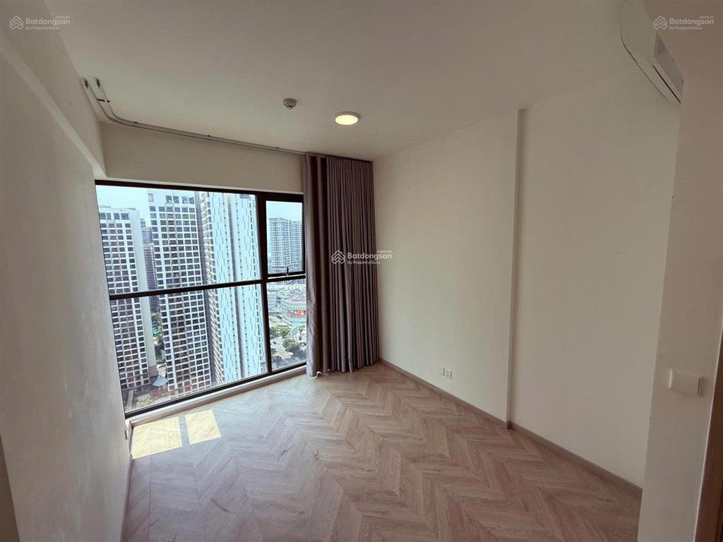 Căn 2pn masteri centre point. giá 4,7 tỷ. sẵn sổ hồng. hướng đông bắc. view nội khu hồ bơi