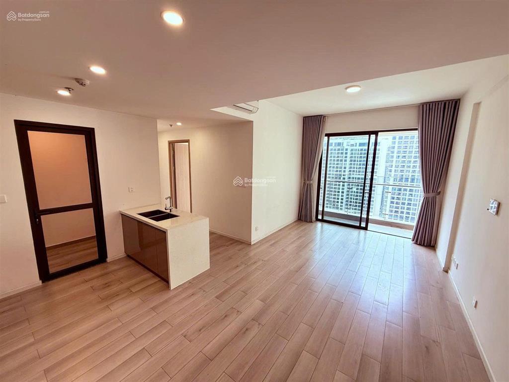 Căn 2pn masteri centre point. giá 4,7 tỷ. sẵn sổ hồng. hướng đông bắc. view nội khu hồ bơi