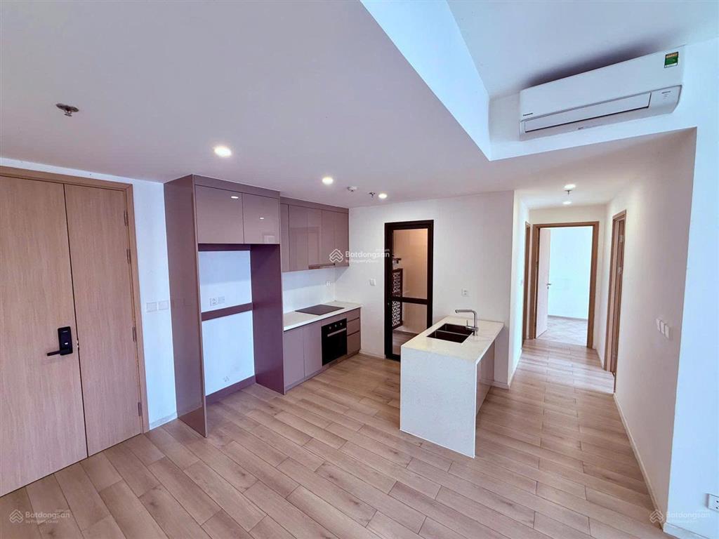 Căn 2pn masteri centre point. giá 4,7 tỷ. sẵn sổ hồng. hướng đông bắc. view nội khu hồ bơi
