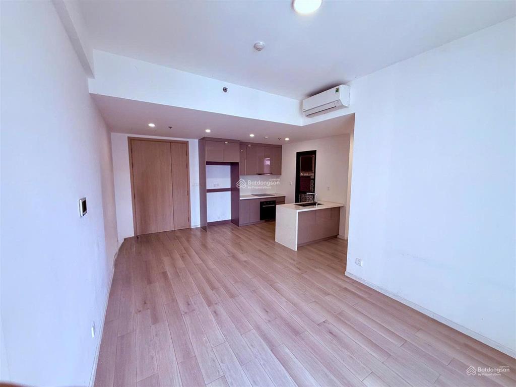 Căn 2pn masteri centre point. giá 4,7 tỷ. sẵn sổ hồng. hướng đông bắc. view nội khu hồ bơi
