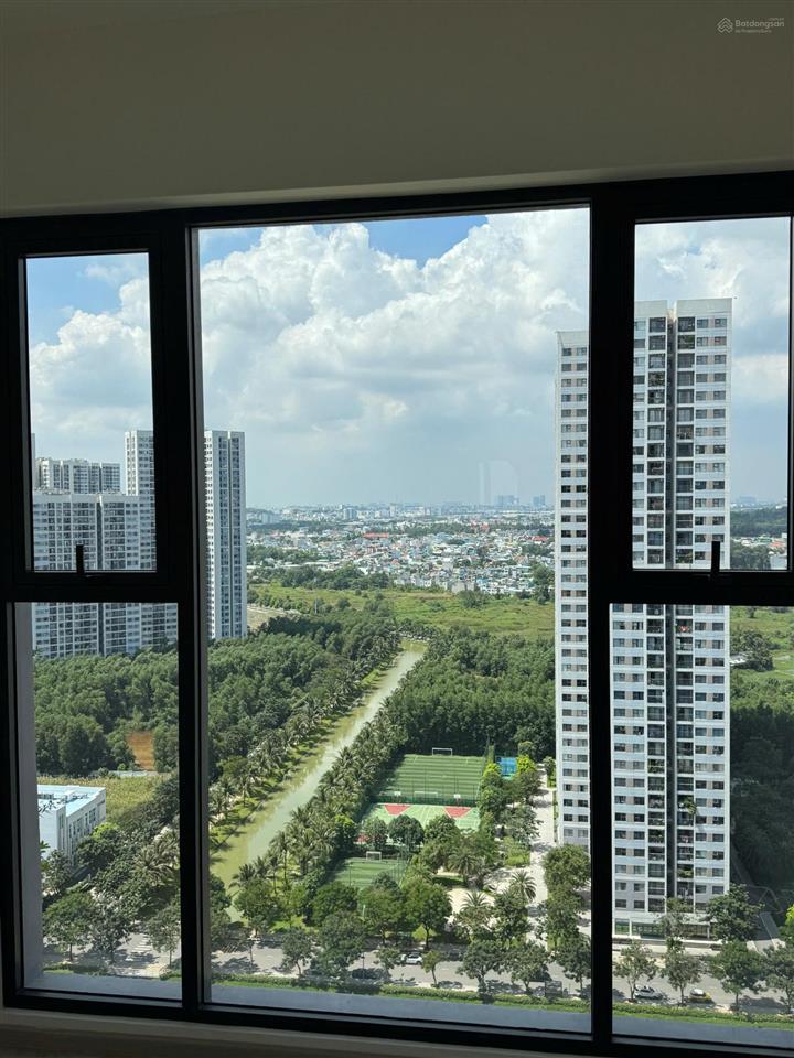 Siêu rẻ 2 phòng ngủ lumiere boulevard view land mark cực thoáng giá 4 tỷ 5 all in  bao sổ hồng