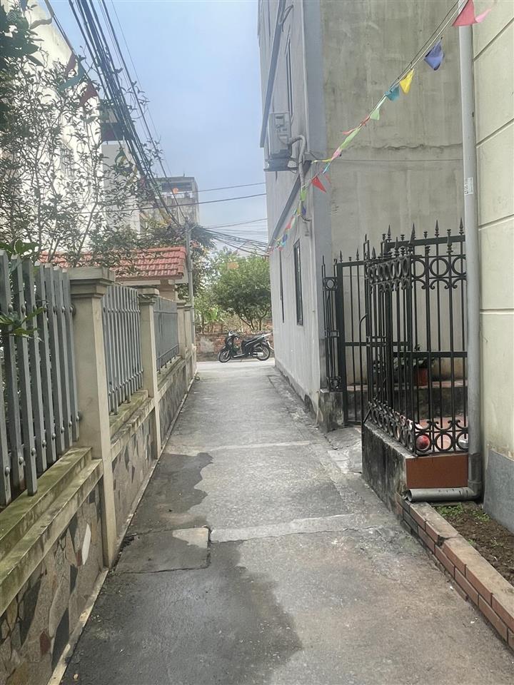 Bán đất 42m đông dư gia lâm giá nhỉnh 3 tỷ