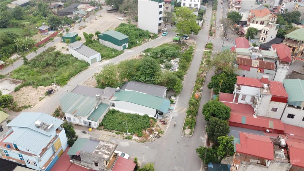 Chính chủ bán đất đấu giá làng cam  cổ bi  gia lâm . đường oto thông sẵn nhà cấp 4