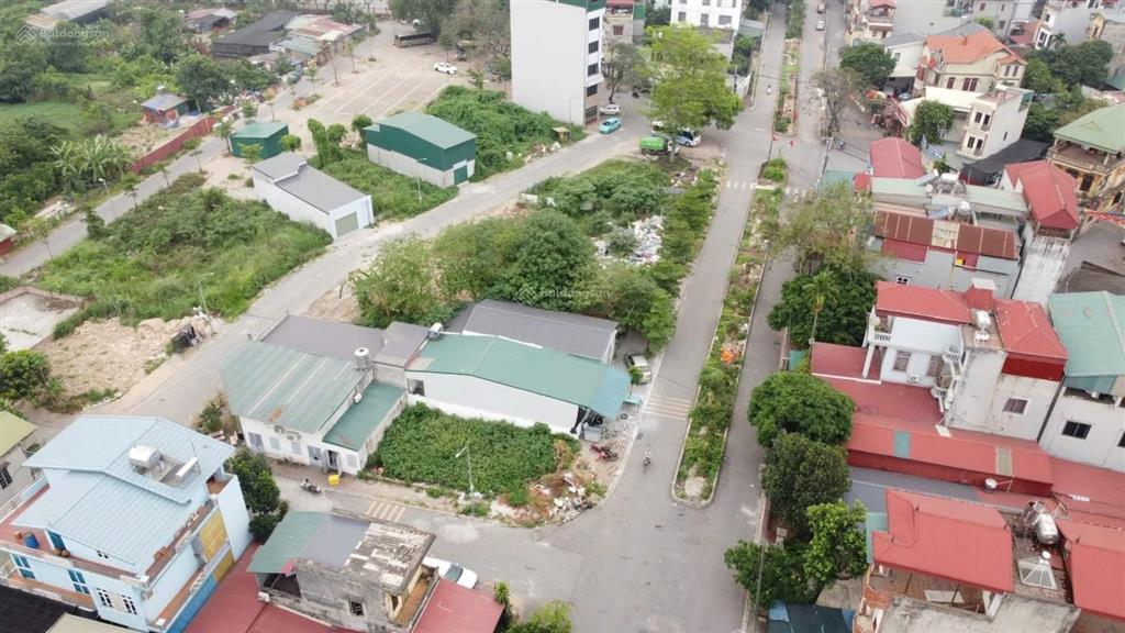 Bán đất đấu giá tại làng cam  cổ bi  gia lâm, đường ô tô thông, có nhà cấp 4 sẵn  chính chủ