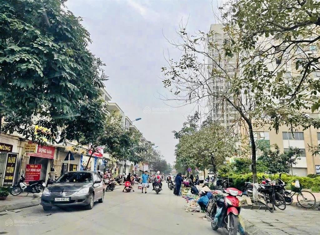 Cần bán đất phân lô  sổ thổ cư giá đầu tư dt 80m2  mặt tiền, hậu 5m trong khu dịch vụ tân tây đô