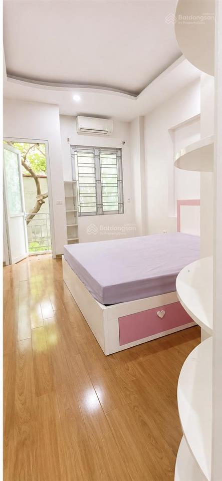 Nhà đẹp cầu giấy cần bán  5 tầng  4 ngủ ful nội thất , ngõ ô tô 7 chỗ vào tận cửa
