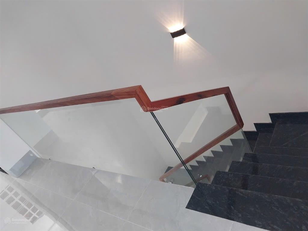 Cần bán gấp nhà mới xây đường lê hồng phong thị trấn long điền
